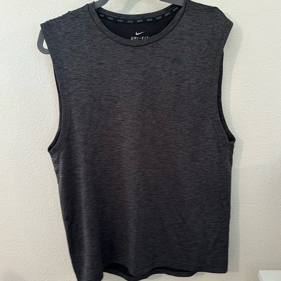 Men’s Nike Dry-Fit Shirt grey - Picture 1 of 3